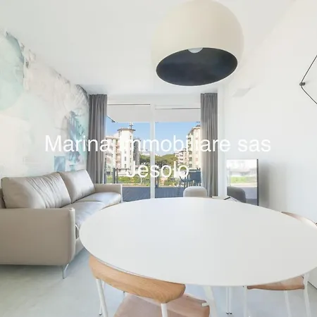 The Summer Apartment *
