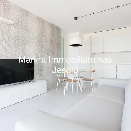 The Summer Apartment *