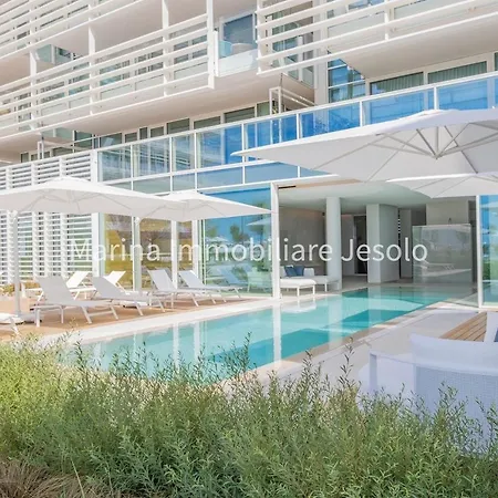 The Summer Apartment *