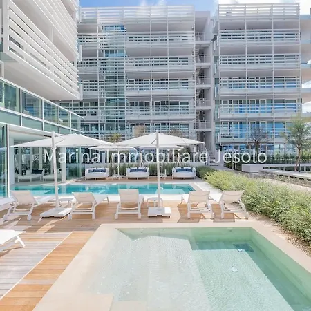 The Summer Apartment *