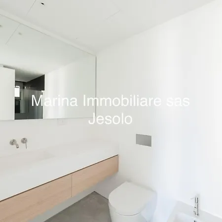 The Summer * リド・ディ・イエゾロ