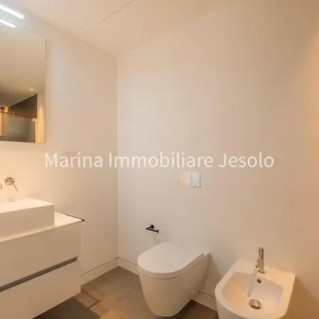 The Summer Apartment
