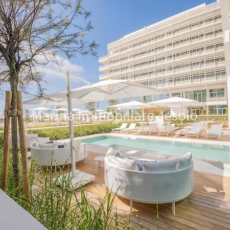 The Summer Apartman